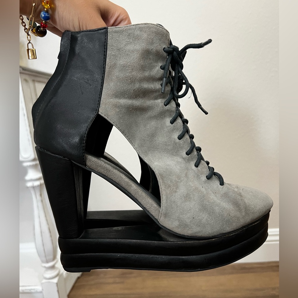 Jeffrey Campbell, size 9, gray suede/ black leather